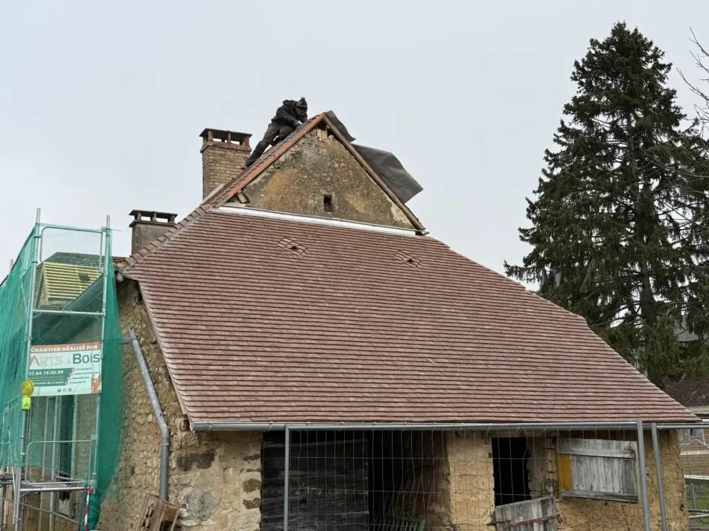 Tuiles en terre cuite - Couvreur au Mans